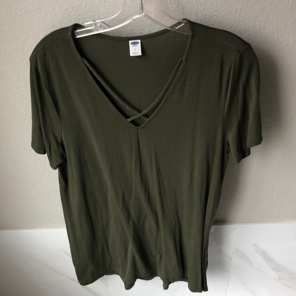 Old Navy Size L V Neck Tee Shirt
